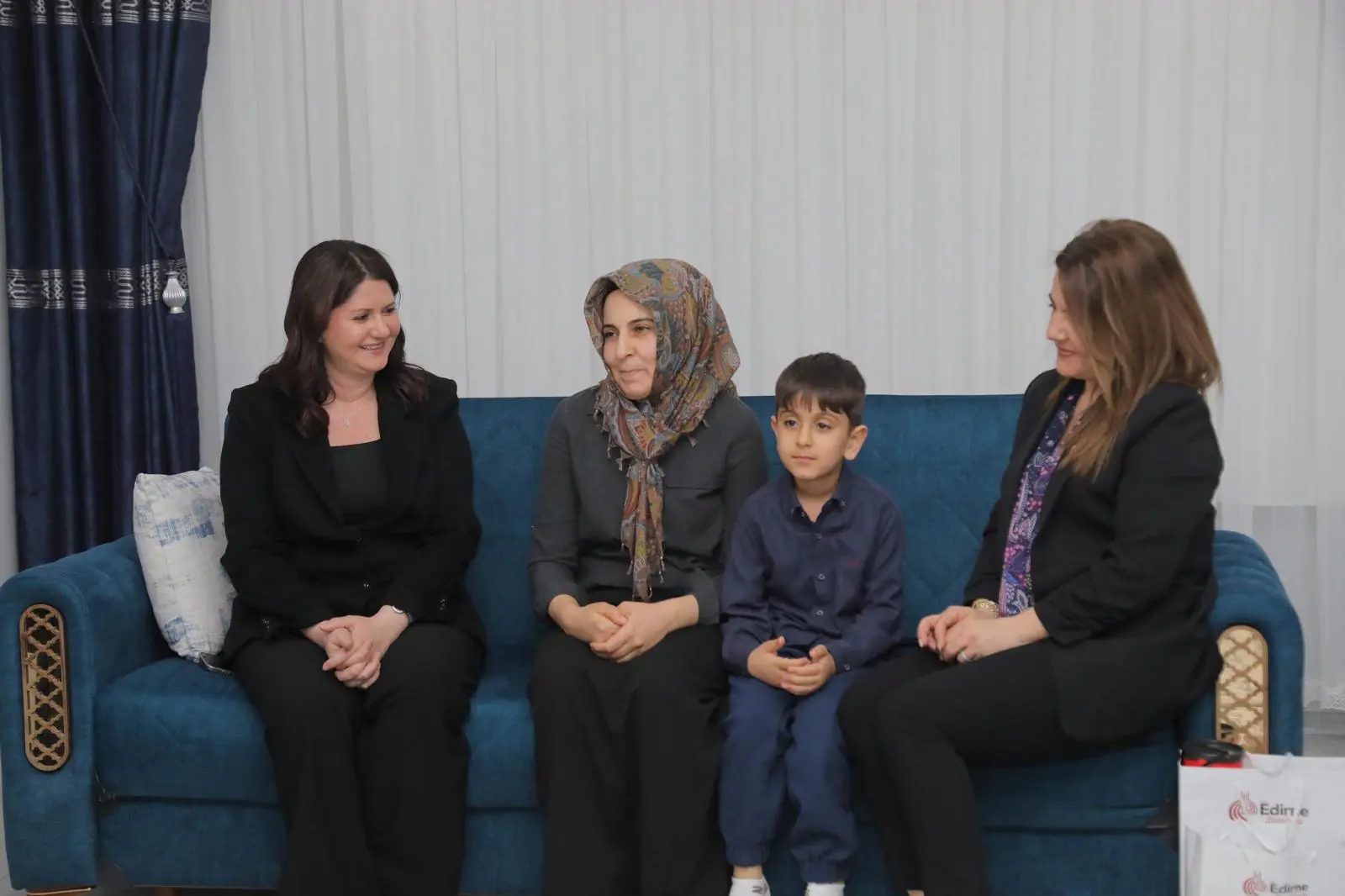 EDİRNE BELEDİYE BAŞKANI FİLİZ GENCAN VATANDAŞLA BULUŞMAYA DEVAM EDİYOR galeri görseli